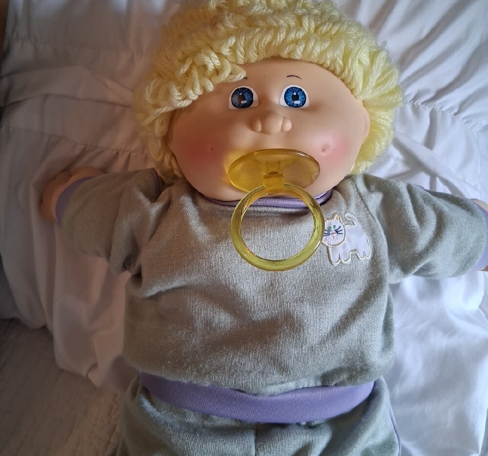 1984 Cabbage Patch ,Blonde Hair Plush Baby Doll with Pacifier - Cream & Lavender - Picture 2 of 8